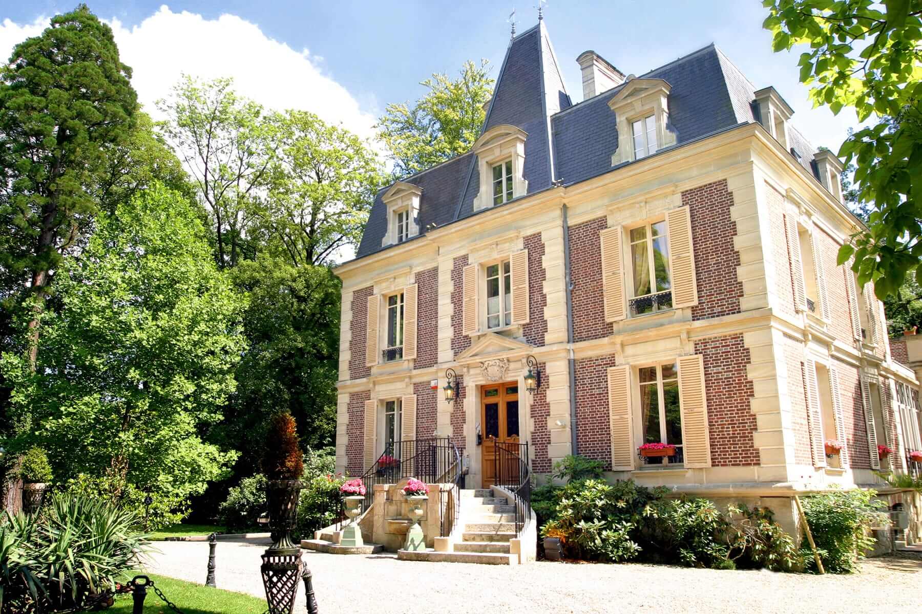 3 Adresses d'Exception pour une Escapade Romantique proche de Paris