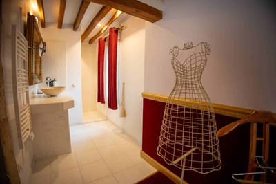 Chambre lumineuse avec vue sur le jardin pour un week-end en amoureux dans l’Oise