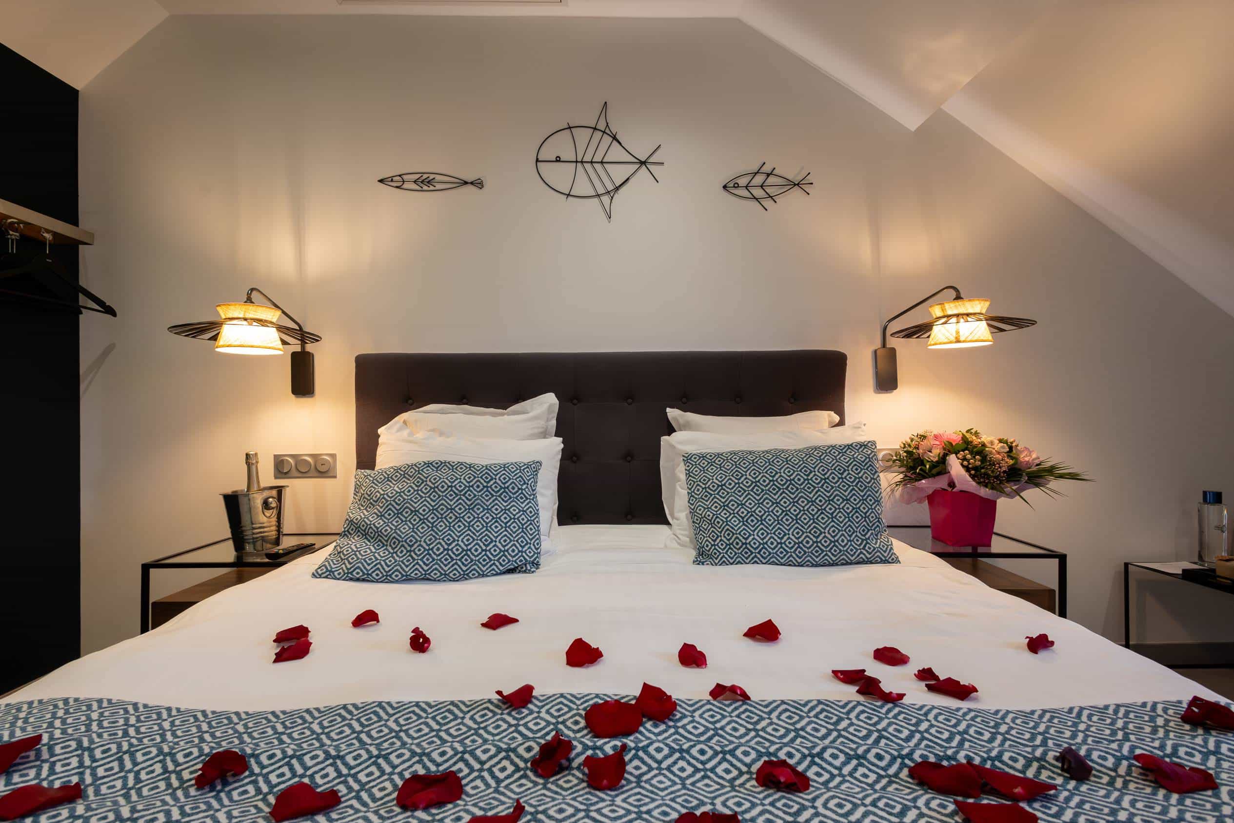 Séjour romantique dans une suite inspirée des Cyclades avec jacuzzi privatif