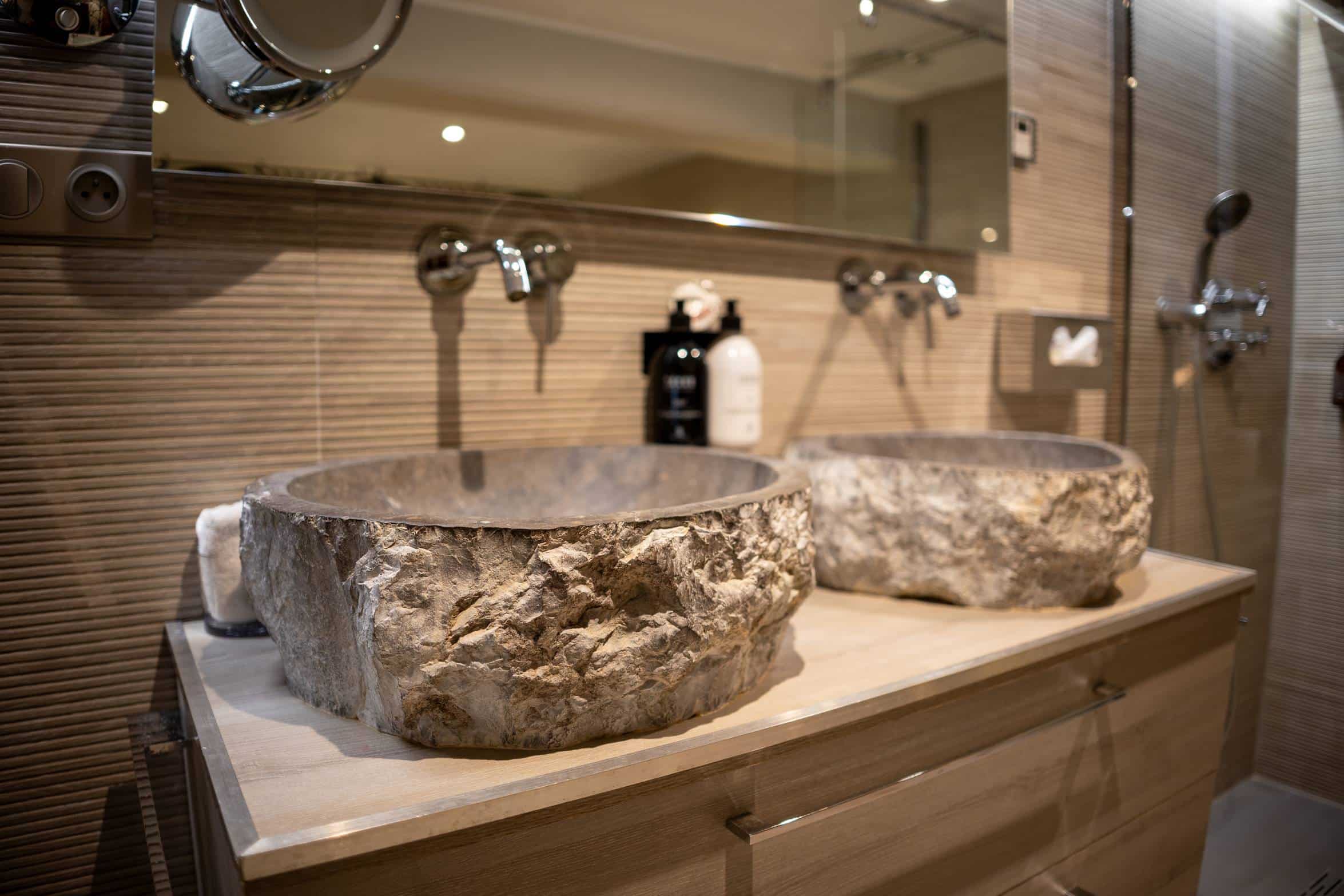 Séjour romantique avec jacuzzi dans la Suite Geisha au nord de Paris