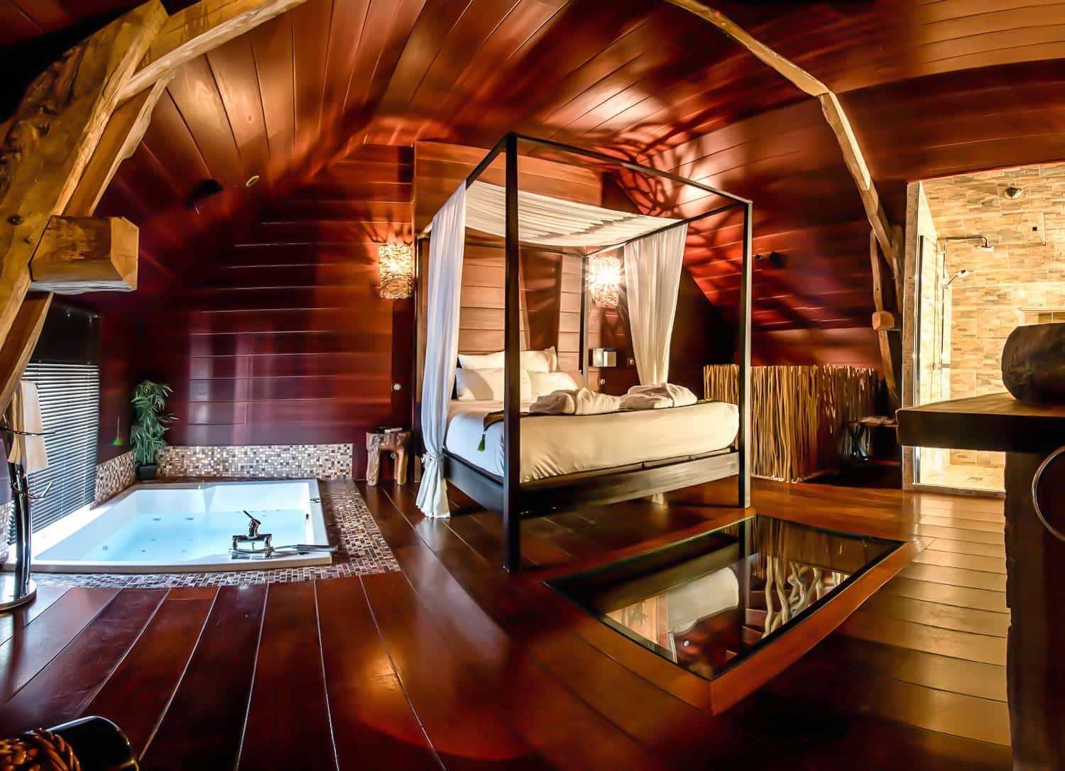 Suite indonesienne avec jacuzzi paris