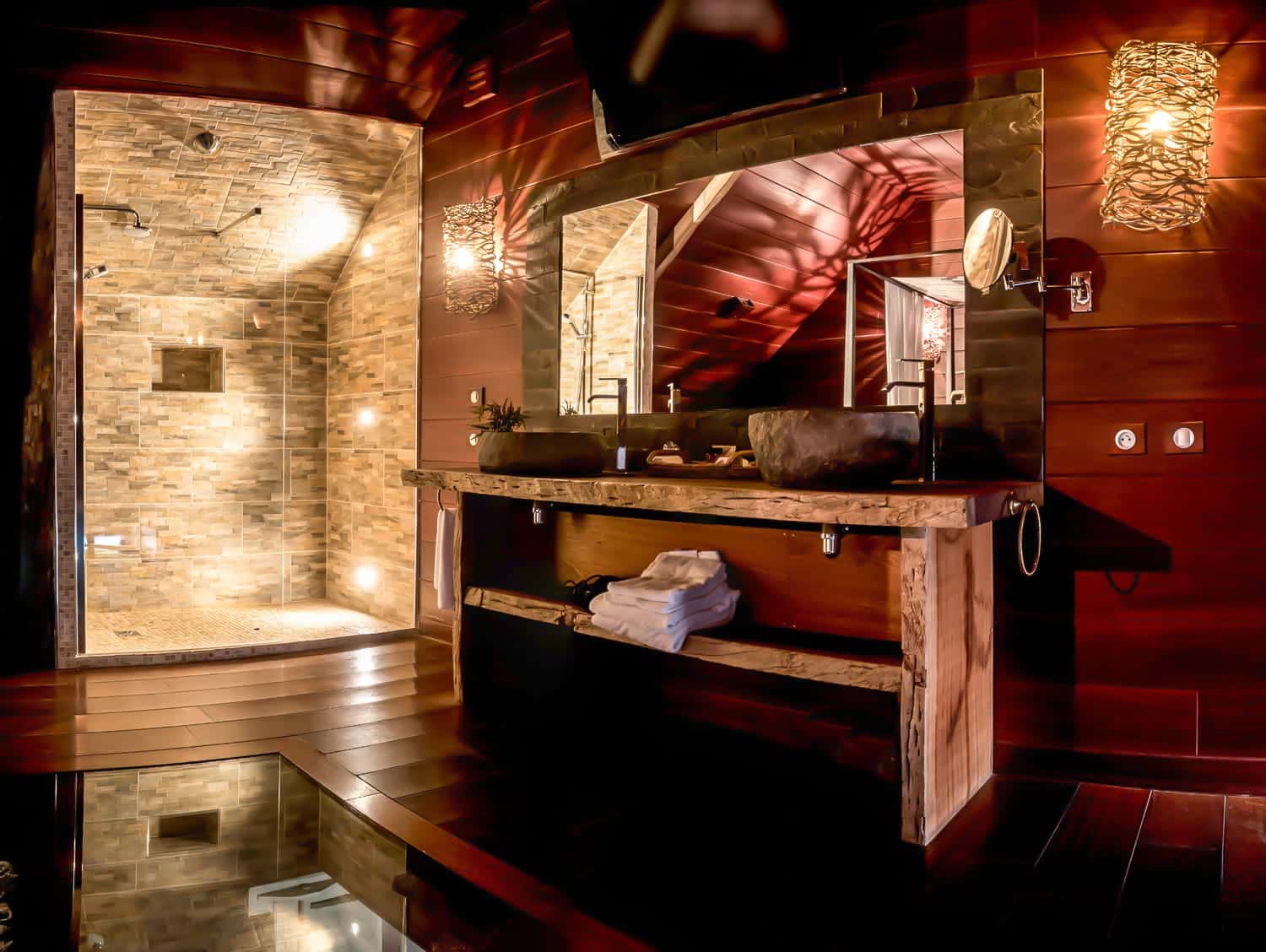 Suite indonesienne avec jacuzzi paris