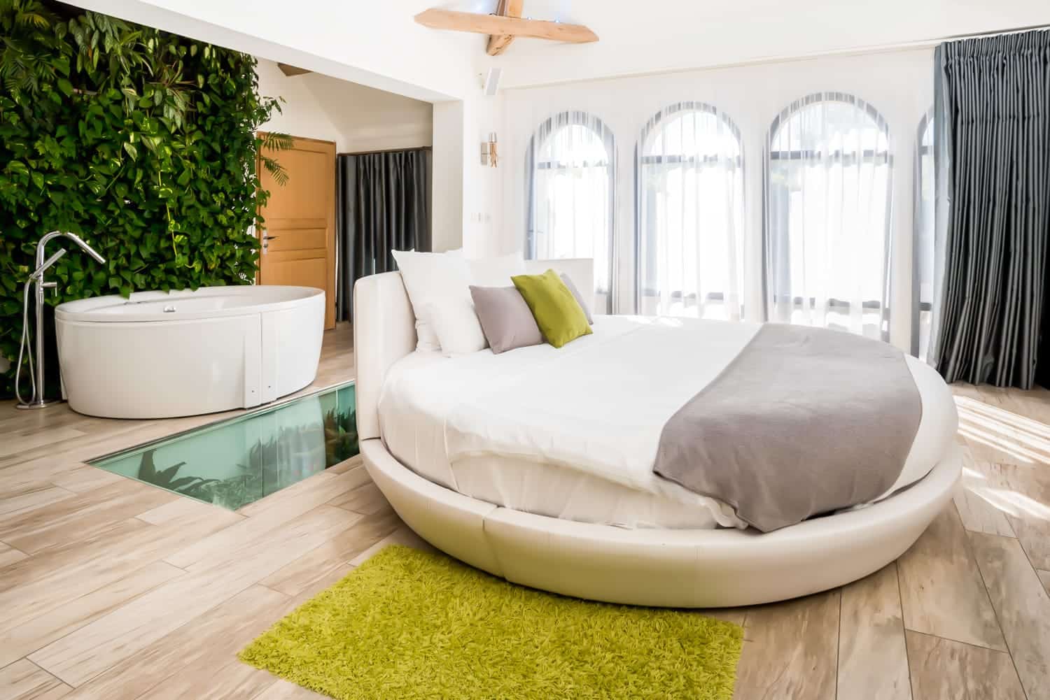 Suite nature romantique jacuzzi privatif paris